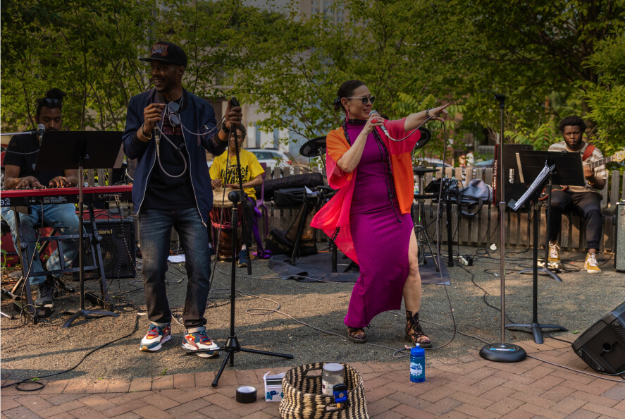 Live music performers at trolley portal gardens