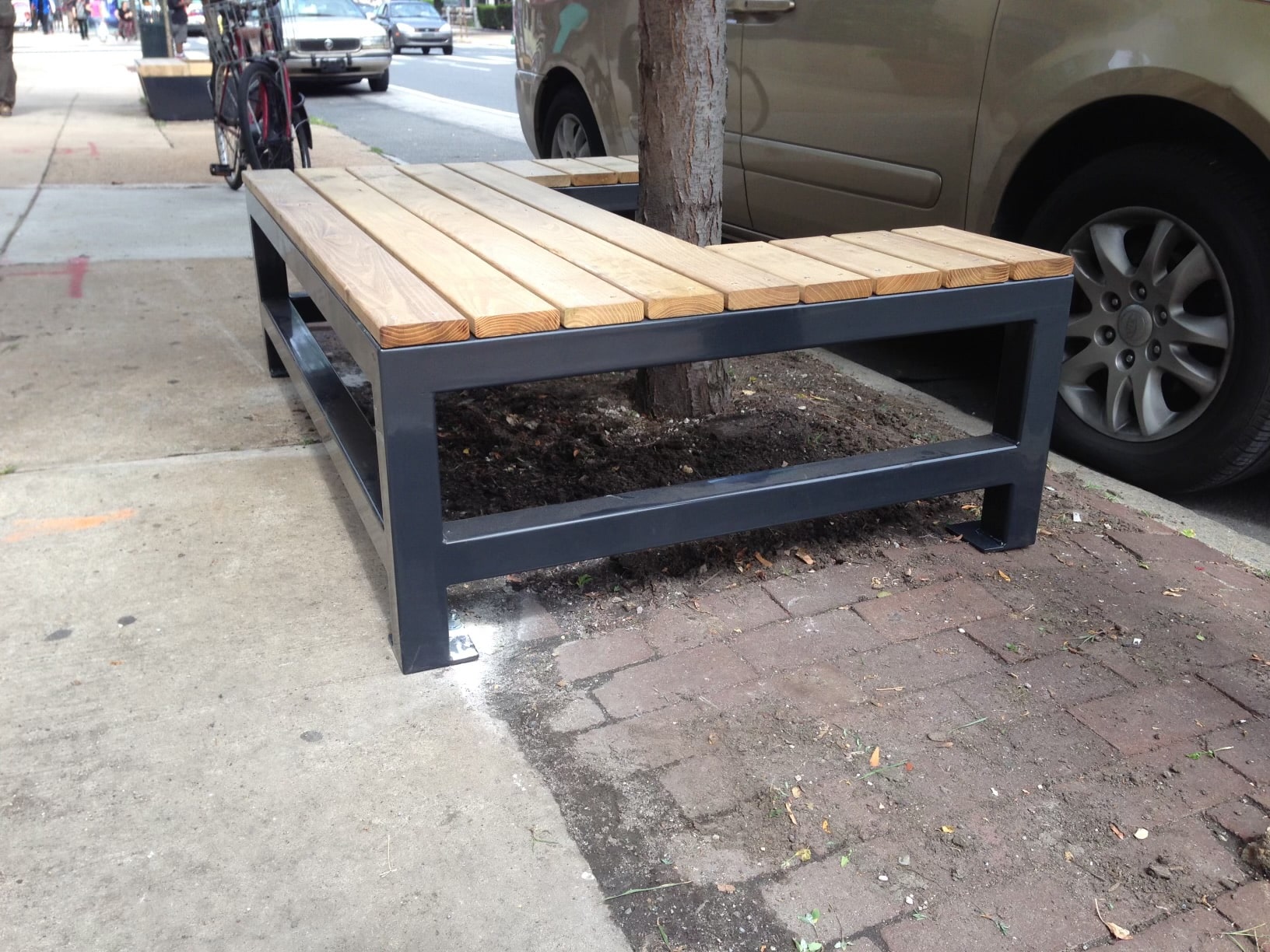 A University City District tree seat